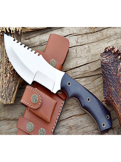 High-Quality Damascus Steel Skinner Knife – Handcrafted with Elegant Patterned Blade - Image 3
