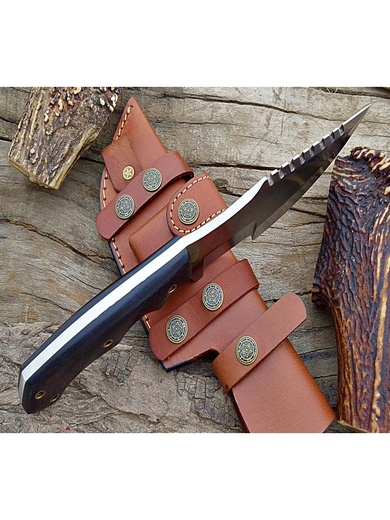 High-Quality Damascus Steel Skinner Knife – Handcrafted with Elegant Patterned Blade - Image 4